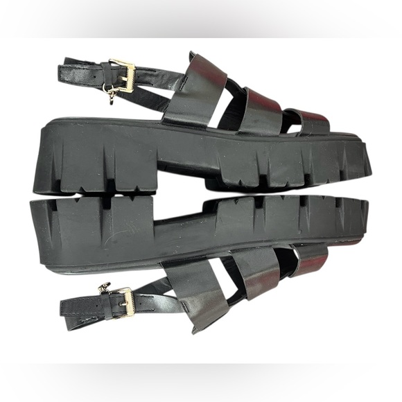 GBG Los Angeles black chunky Platform sandal grunge punk minimalist
Size 9M - Picture 6 of 8